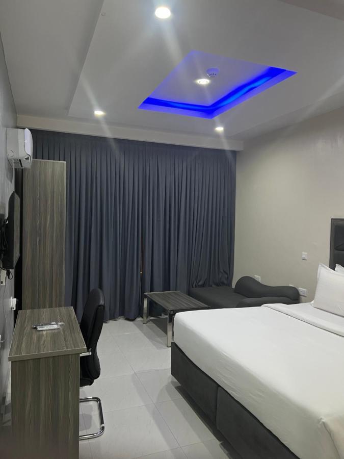 De Rigg Place, Victoria Island Aliayabiagba Luaran gambar